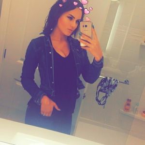 Meet your Posher, Mia